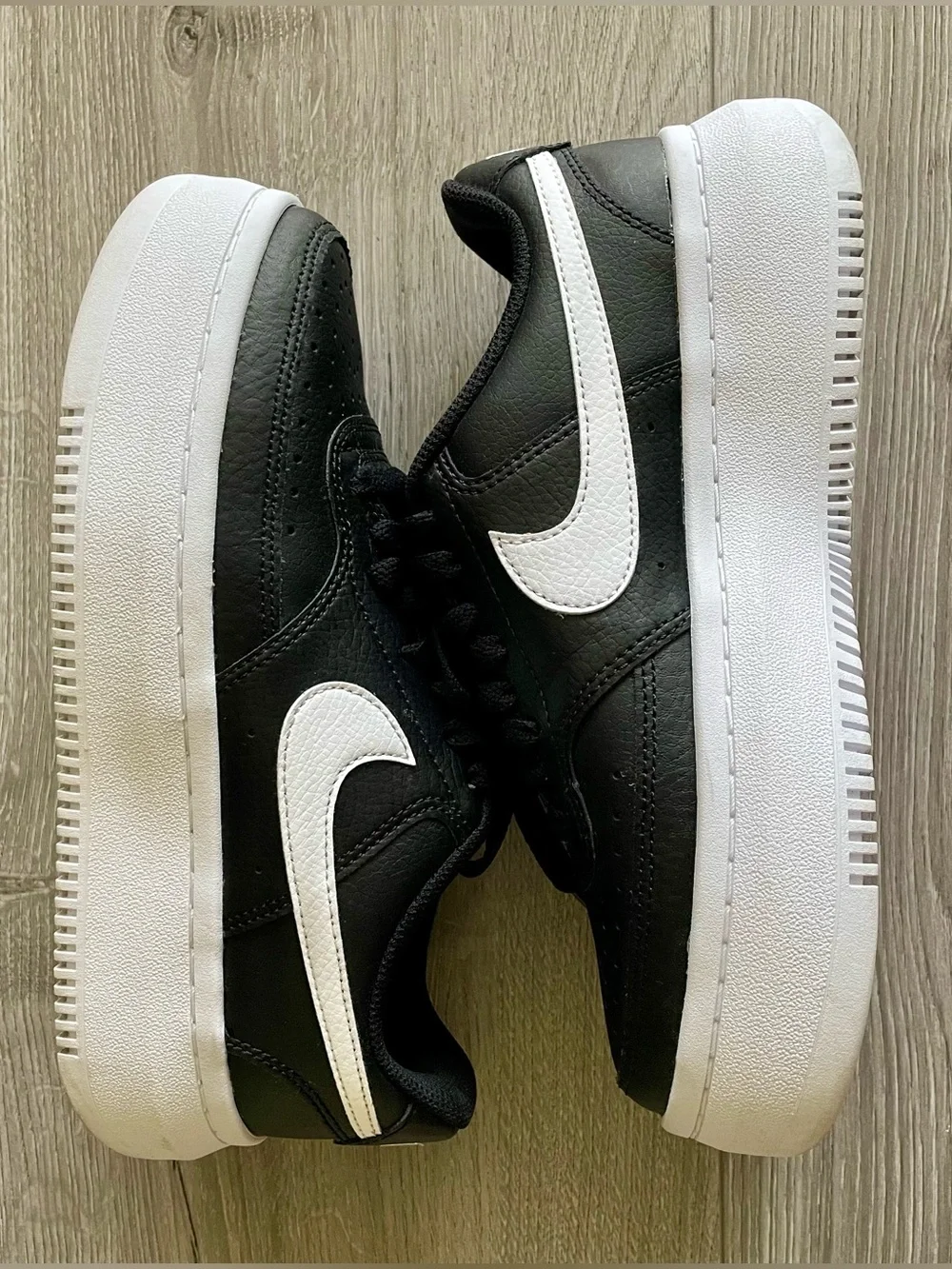 Nike women’s Court Vision Alta